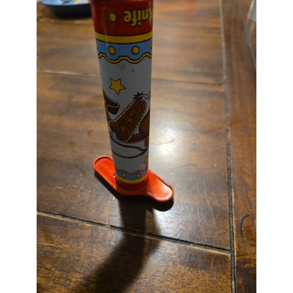 1960's Tin LITHO Captain Hook Retracting Knife Blade  Vintage‎ metal toys!!